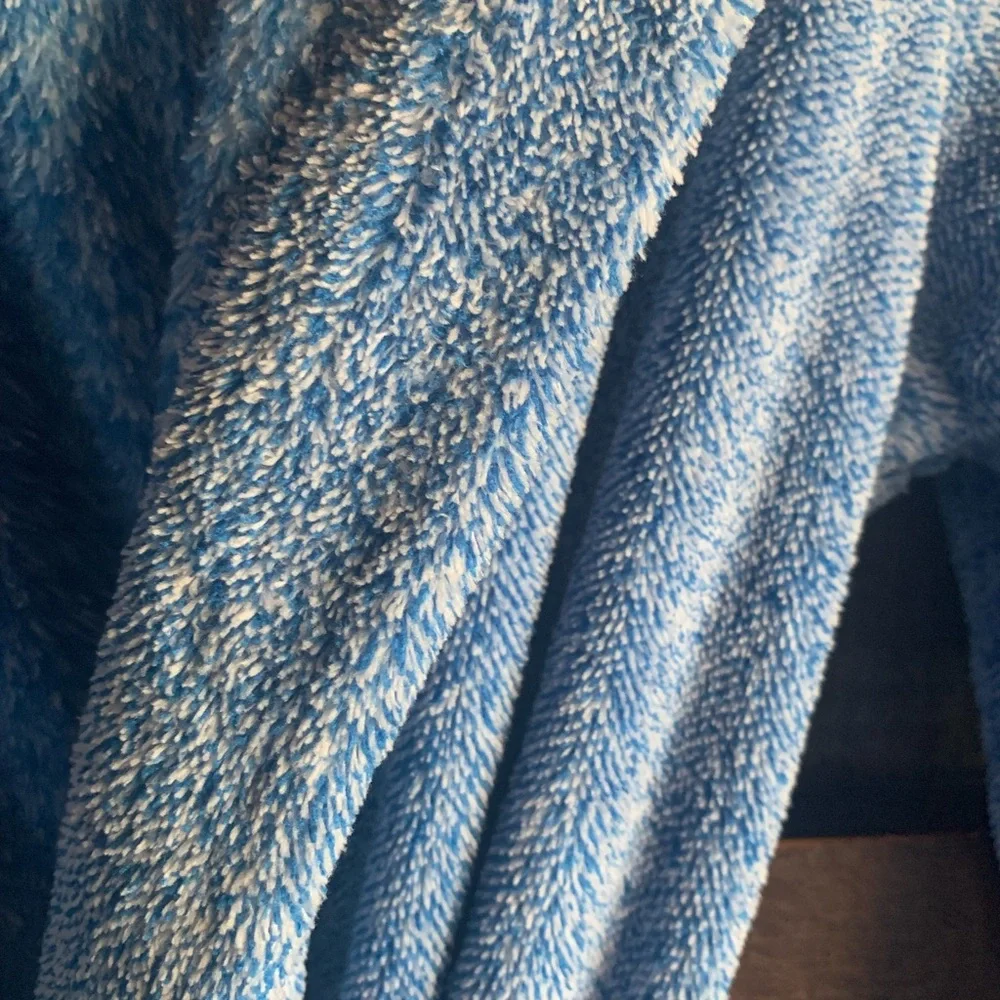 Arizona Jean Co. blue kid’s shark robe size large 14 - 16 unisex ocean beach 🦈